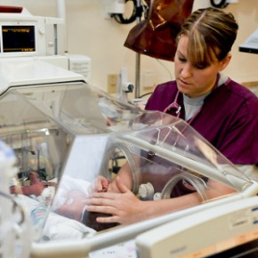 How to Begin a Professional Career as a Neonatal Nurse